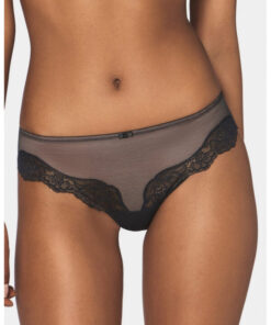 Brazilian, Tangad