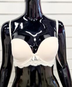 Simone Perele "110302" rinnahoidja